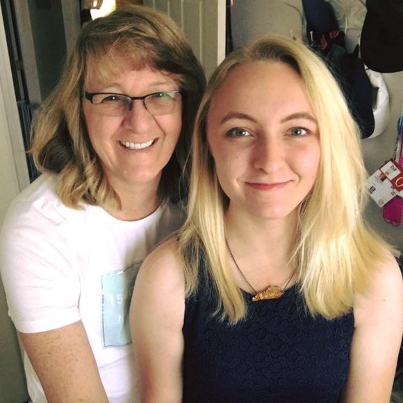 Meet Your Posher !!!!! - Picture 3 of 5